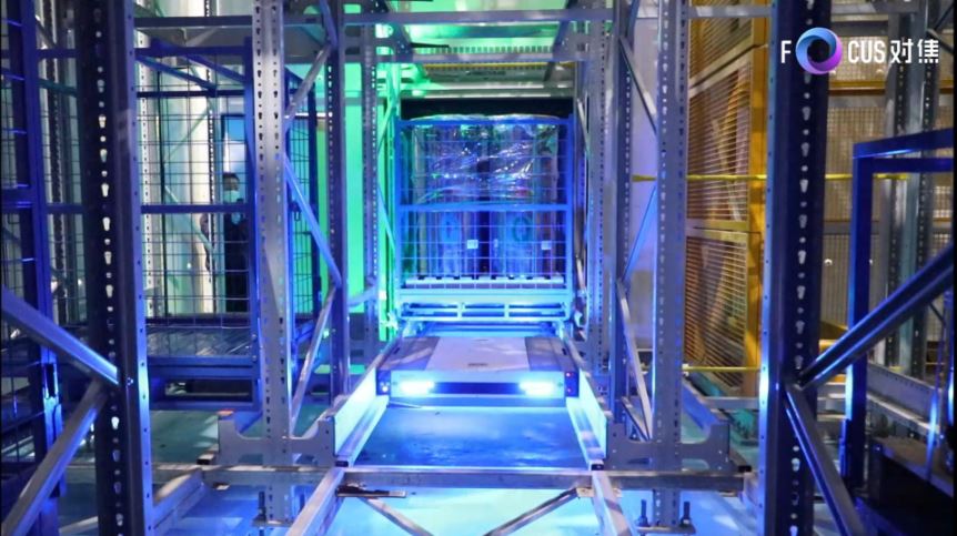 High-speed pallet shuttles and racking inside the automated cold store