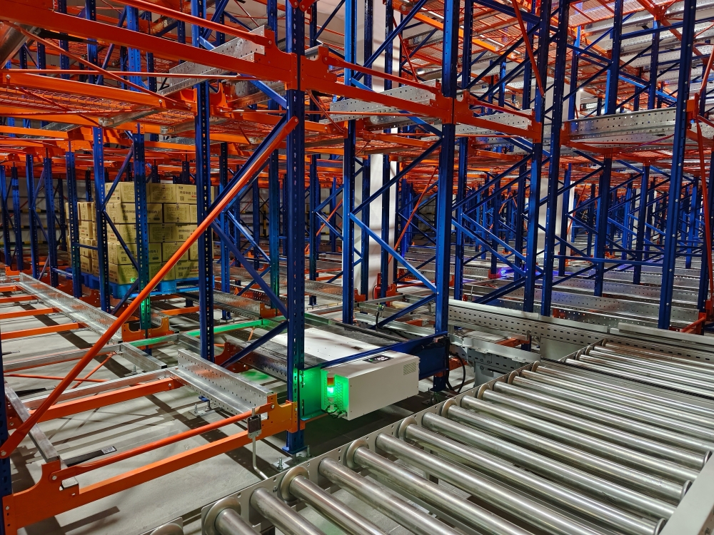 High-density racking and automated equipment inside Hongfa's smart freezer warehouse in Beipiao